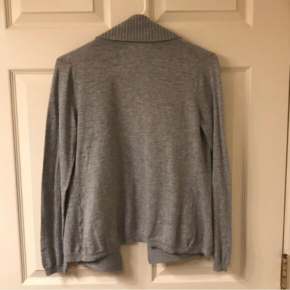 Banana Republic Women’s Gray Buttonless Cardigan Petite - Picture 3 of 9